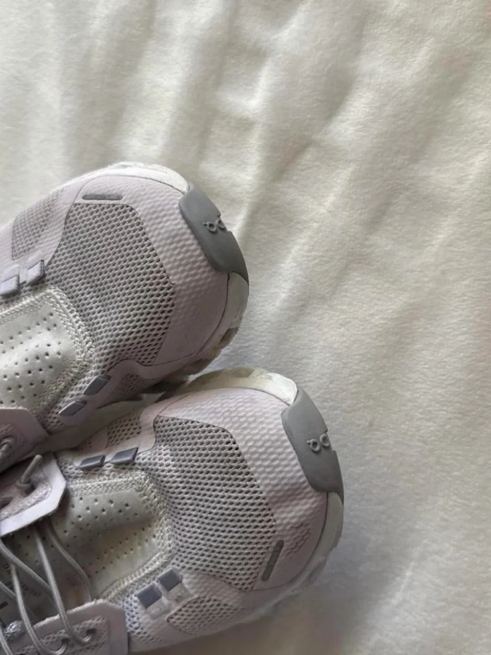 On Running women’s Athletic Running Shoes - Light Lavender/Gray